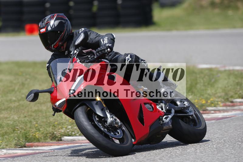 /27 12.06.2025 Ducati Schweiz Trackday Warmup  ADR/blau-bleu/ohne